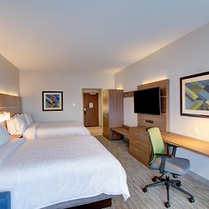 Queen Suite Two Queen Beds